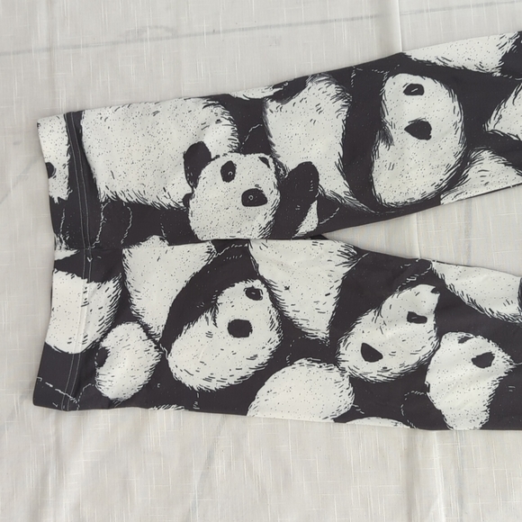 Threadless leggings, Panda design, size extra small - Picture 3 of 9